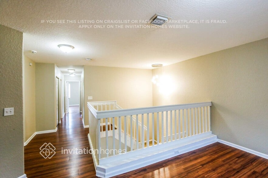 Building Photo - 7594 Oak Grove Cir