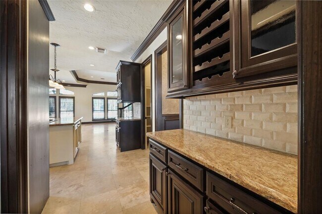 Building Photo - 30 N Palmiera Cir