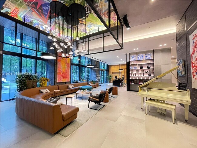 Building Photo - 121 NE 34th St