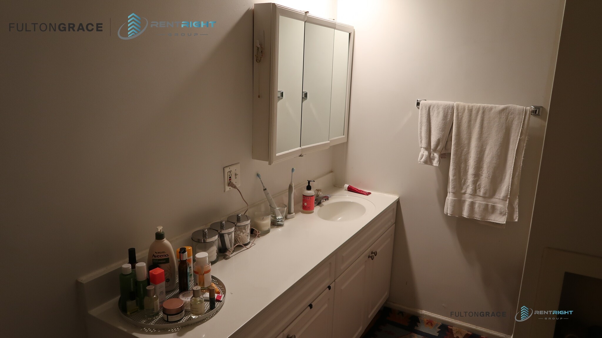 Building Photo - 1443 N Bosworth Ave