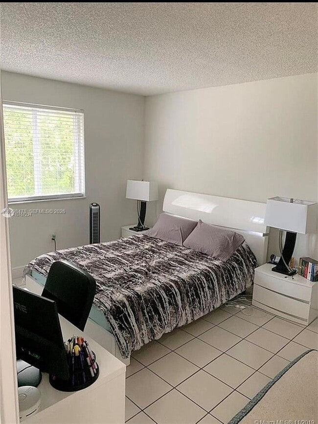 Building Photo - 6205 SW 131st Ct