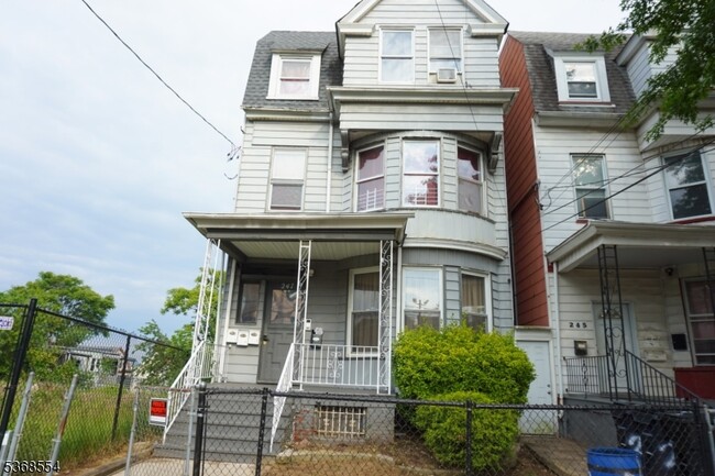 Building Photo - 247 Mt Prospect Ave