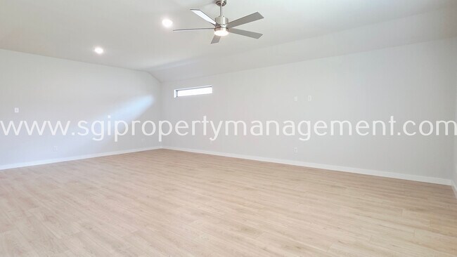 Building Photo - 3604 High Valley Dr