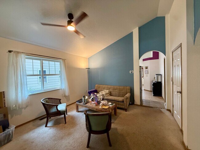 Building Photo - Pet-Friendly 2BR/2BA in Peaceful Canyon Creek Neighborhood