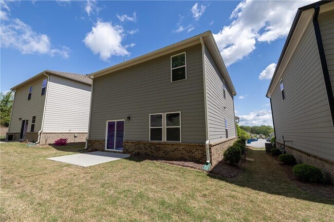 Building Photo - 2088 Nuthatch Dr
