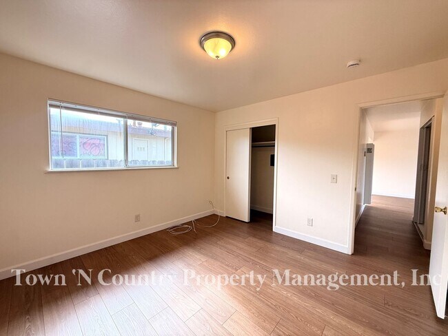Building Photo - 239 W Alvin Dr