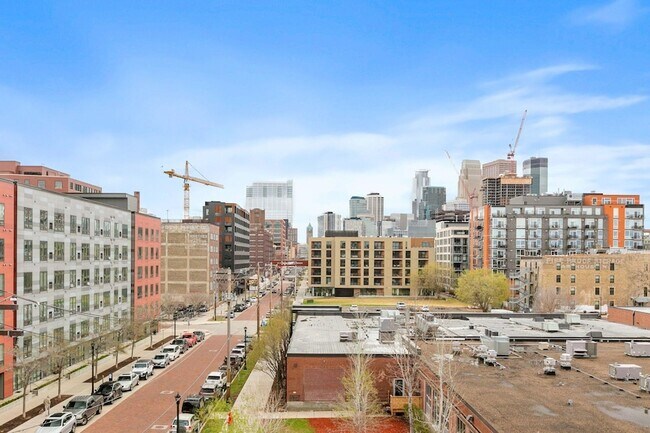 Building Photo - 901 N 3rd St