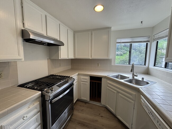 Building Photo - 3435 Reynard Way