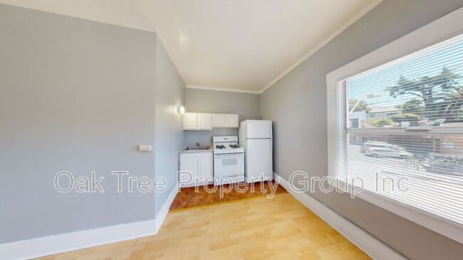 Building Photo - 1607 2nd Ave