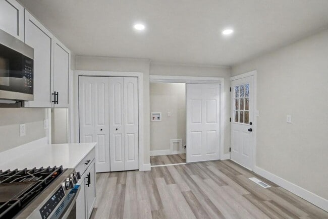 Building Photo - 4201 Lobata Pl