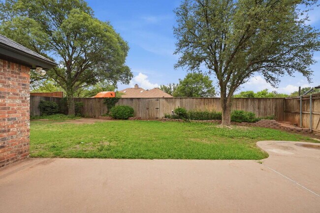 Building Photo - Top-Tier Luxury Living at 98th & Quaker | Kings Gate