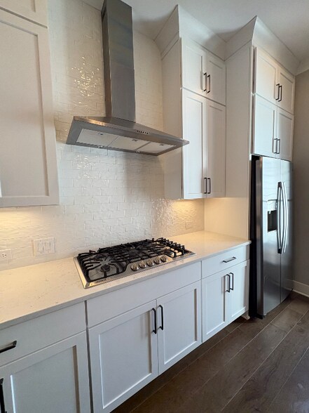 Building Photo - 1104 Thomas St