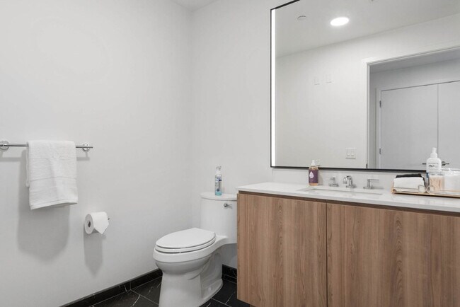 Building Photo - 1000 S Michigan Ave