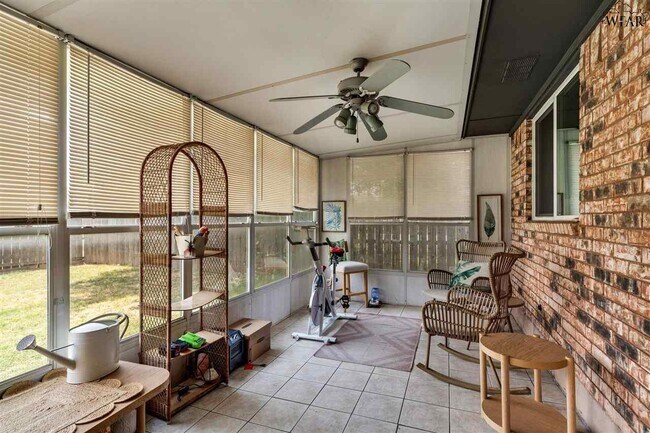 Building Photo - 5607 Briargrove Dr