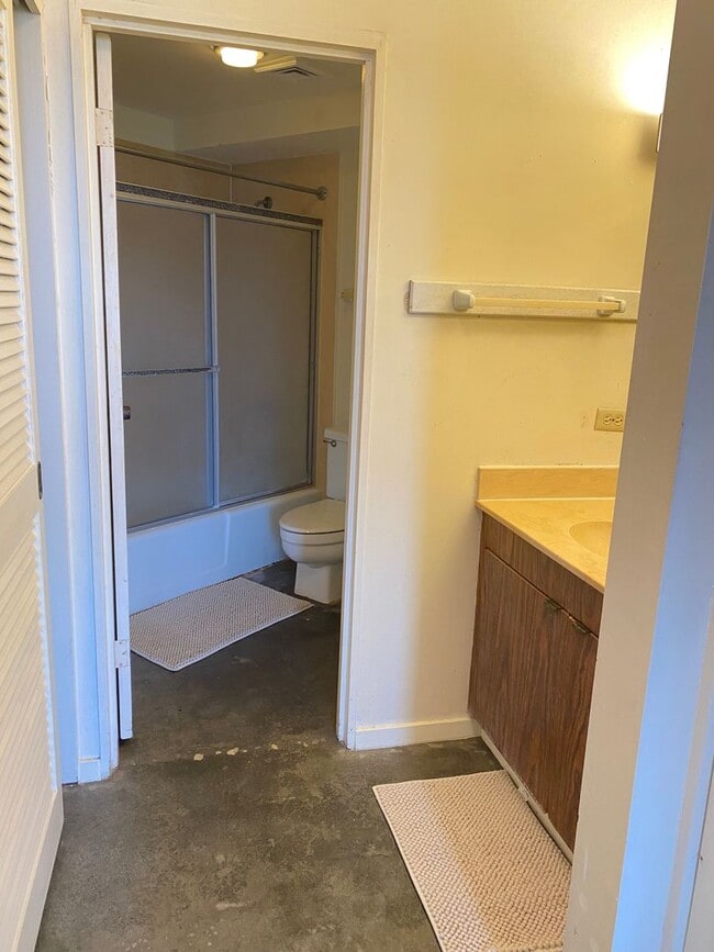 Building Photo - 2BR/2BA with ocean view