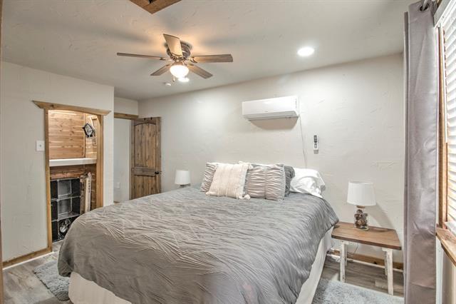 Building Photo - 179 Oak St