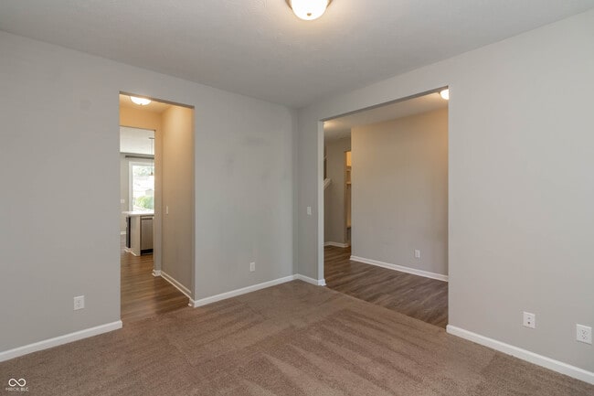 Building Photo - 1119 Cobra Dr