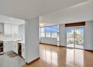 Building Photo - $2,900MONTHLY;11930 N BAYSHORE DR #601 NOR...