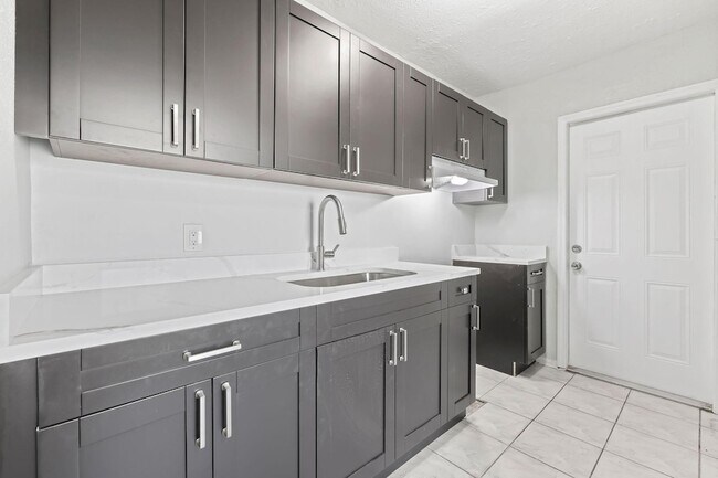Building Photo - 1409 NW 7th Ave