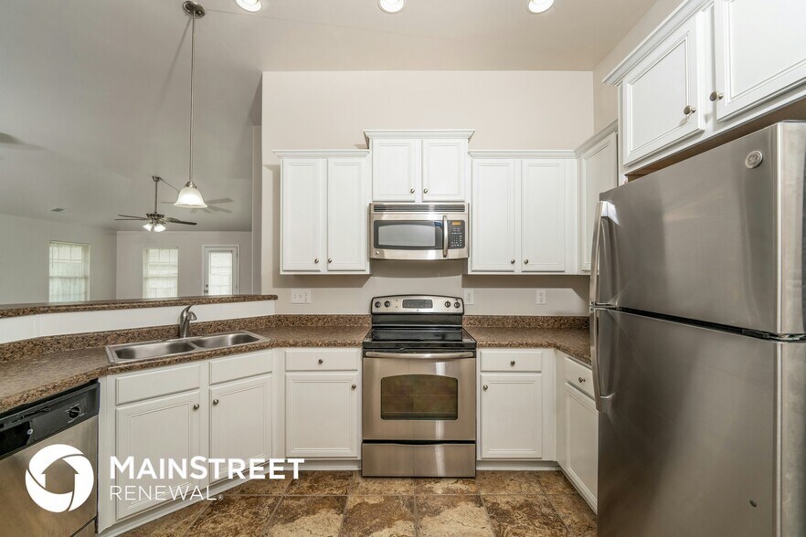 Building Photo - 955 Clover Ave