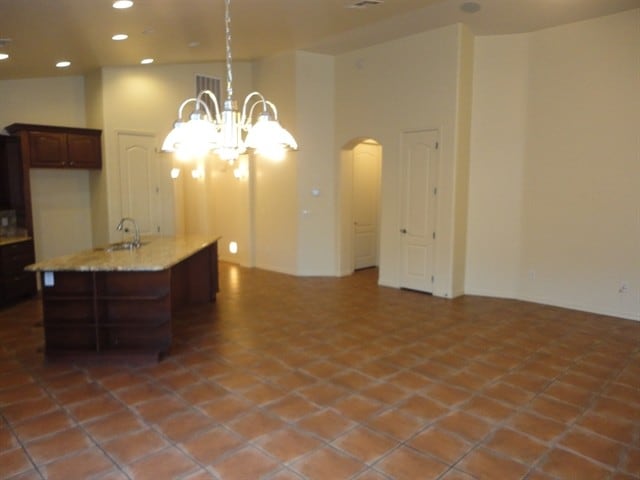 Building Photo - 3075 S Ashley Dr