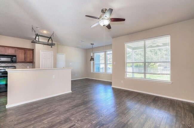 Building Photo - 106 Mertz Ln