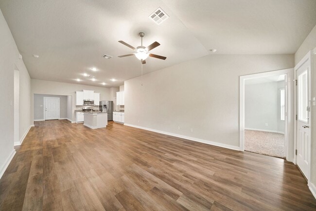 Building Photo - 3 Bedroom/2 Bath Escalera Subdivision