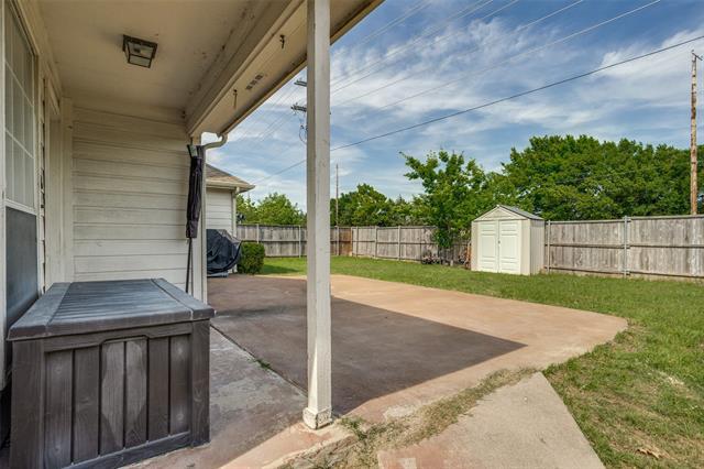 Building Photo - 903 Redbud Dr