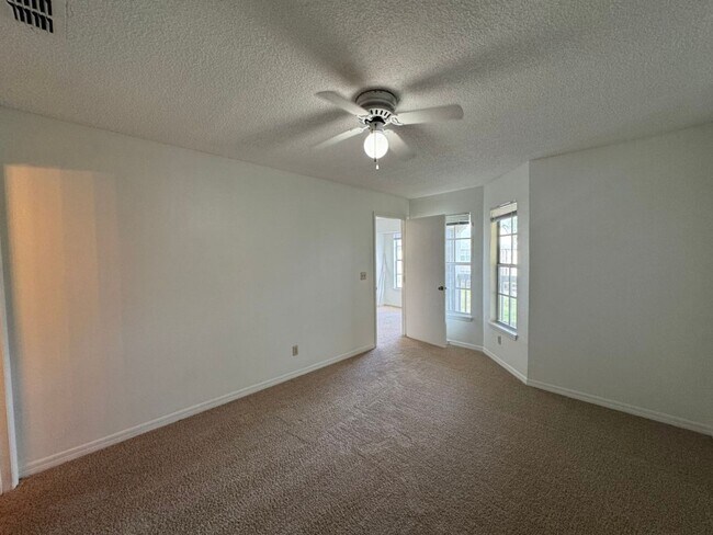 Building Photo - 1057 S Hiawassee Rd