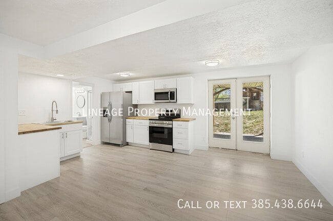 Building Photo - 13863 Kessler Peak Dr