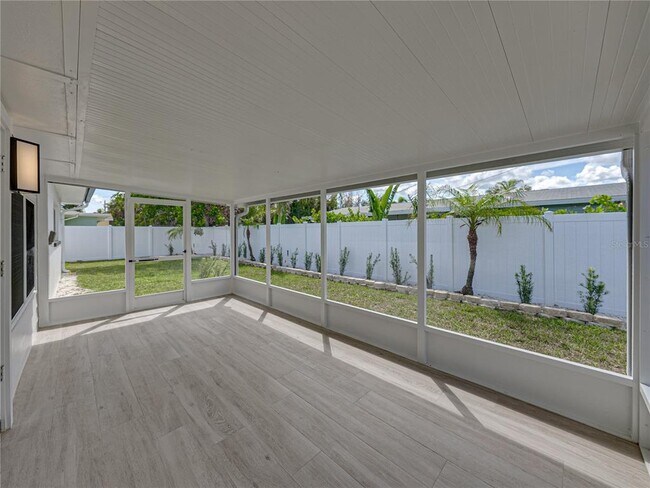 Building Photo - 6709 Cardinal Dr S
