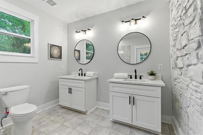 Building Photo - 1441 Ezra Church Dr NW