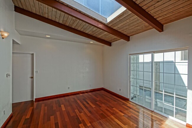 Building Photo - 1x 3906-3908