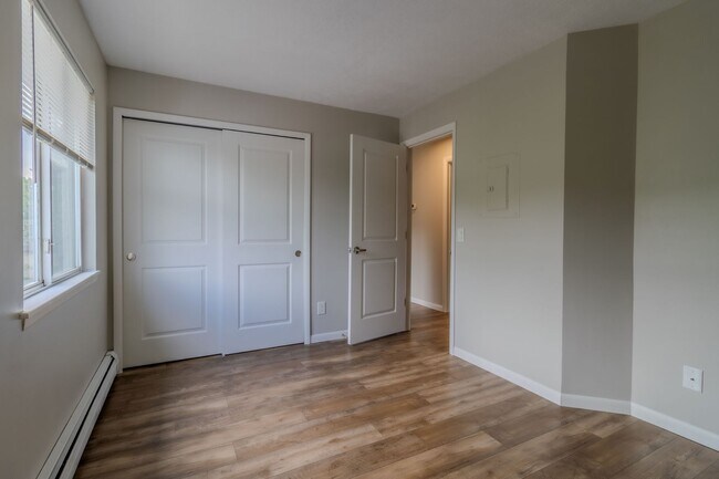 Building Photo - Live Where the City Comes Alive