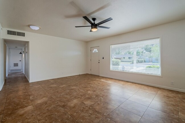 Building Photo - Updated home in Chandler!