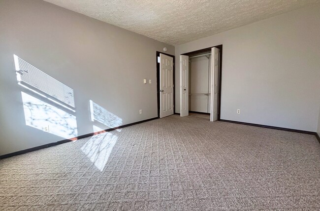 Building Photo - 407 Parker St