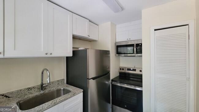 Building Photo - 2267 Rugby Terrace