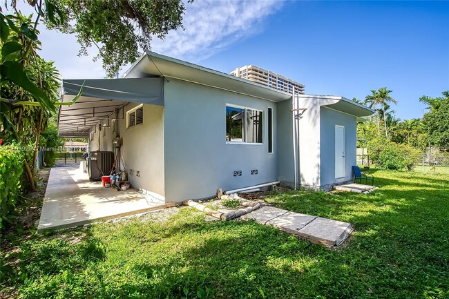 Building Photo - 1600 NE 110th Terrace