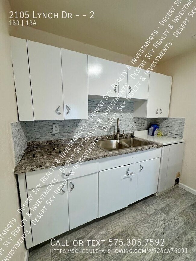 Building Photo - 2105 Lynch Dr