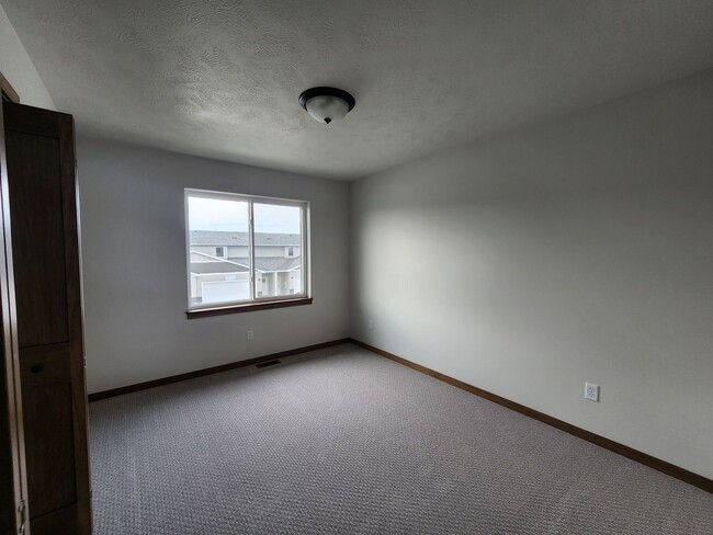 Building Photo - Brand new Townhome for rent!