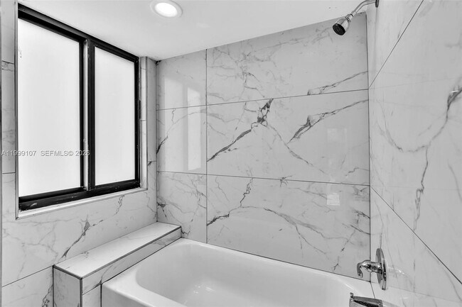 Building Photo - 17532 NW 61st Ct N