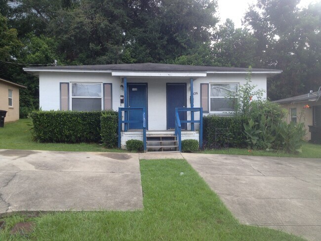 Primary Photo - 1440 Hudson St