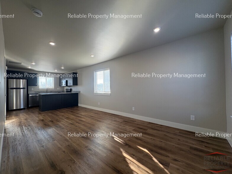 Building Photo - 1576 Hannah Ln