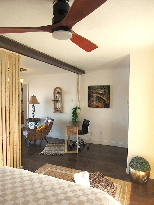 Building Photo - 2503 River Crest Dr