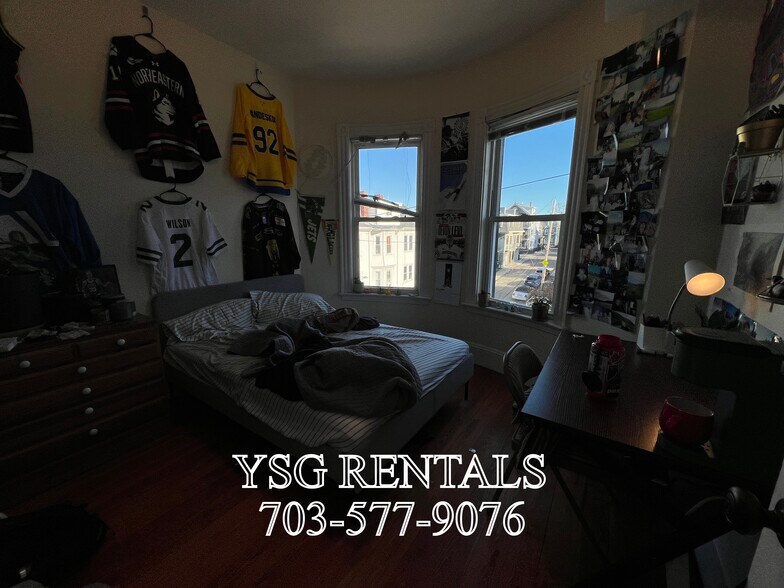 Building Photo - 9 Sunset St