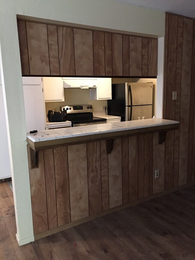 Building Photo - Convenient Sparks Location  with Pool and ...