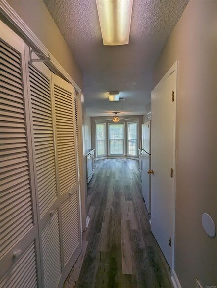 Building Photo - 5908 Carmel Dr