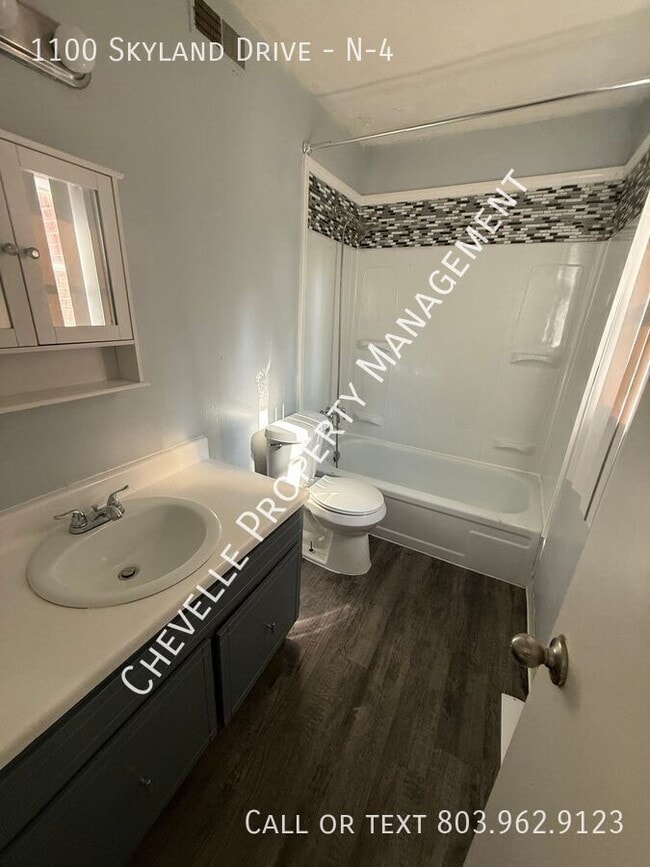 Building Photo - 1100 Skyland Dr