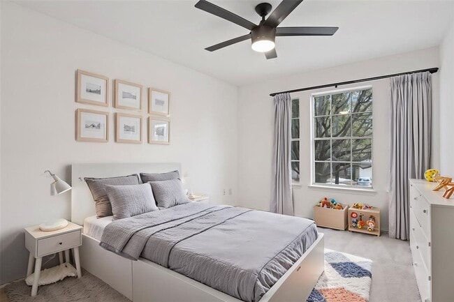 Building Photo - 4429 E Hove Loop