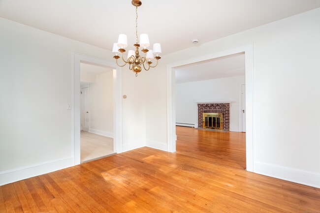 Building Photo - 31 Hillandale Rd